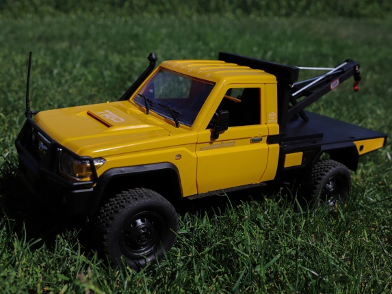 RC auto Land Cruiser Toyota s navijákem